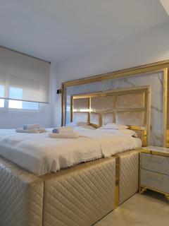 Luxury Apartment with Terrace - 2