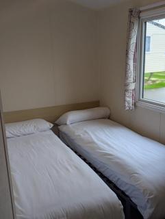 Lovely 8 Berth Caravan At Kessingland Beach, Suffolk Ref 90025Pw - 1