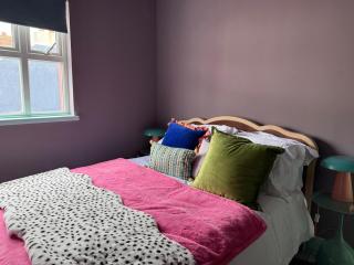 Vibrant Sea View Victorian House, Near the Old Town - 6