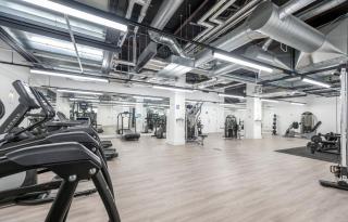 Apartment with Gym, Pool, Cinema & Concierge - 3