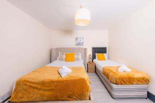 Lovely Apartment by Meadows 3 - 2