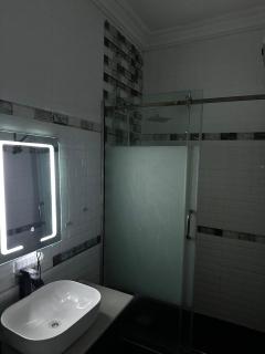 SGI Apartment Modern Living! - 2