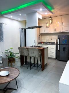 Colonial leyton apartment - 2