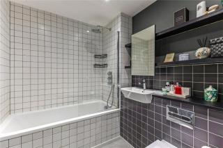 Luxury, Modern, & Artsy Apartment by Canary Wharf - 2