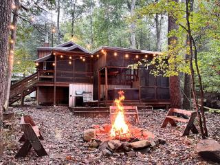 Hot Tub Fire Pit Grill Sleeping Porch & More - 0