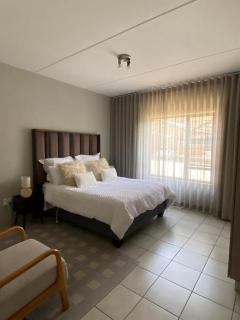 Yanaz Place - 6