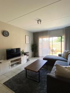 Yanaz Place - 7