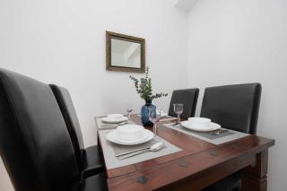 Bright Apartment in Muranów Close to the Old Town by Noclegi Renters - 3