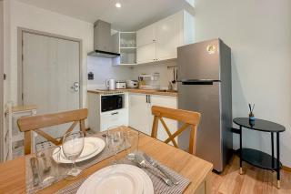 Modern 1 & 2 Bedroom Apartments Naiyang Phuket by Mango Family - 5