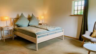 Modern Ambiance And A Natural Swimming Pool - 4
