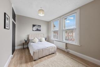 modern 4 bdr house rock ave - 7