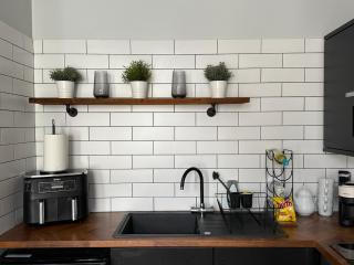 Modern 1 & 2 Bedroom Apartments near Queens University Belfast by MonoStays - 2