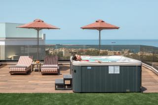 Villa Luxenia, Walk to Town & Skyline Views by etouri - 8
