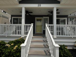 Wifi Decks Private Yard Beach Badges Beach Chairs Keurig Os Wd 3Rd Off The Beach - 8