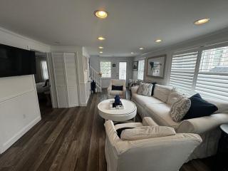 Wifi Decks Private Yard Beach Badges Beach Chairs Keurig Os Wd 3Rd Off The Beach - 1