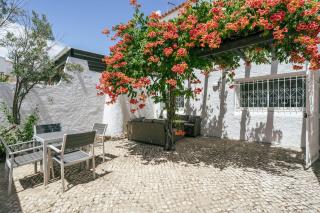 Sunny Patio Retreat - 0