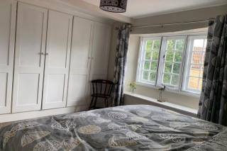 4 Bed - Historic Inn & Cider Pub - Free Parking - 6