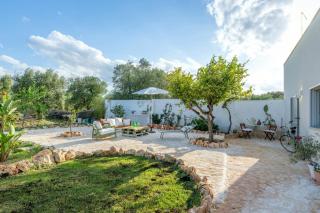 Stone Farmhouse Among Olive Trees Near Ostuni - 0