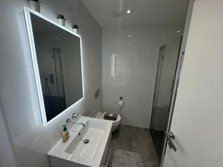 2BR Flat in Prime Location - 9