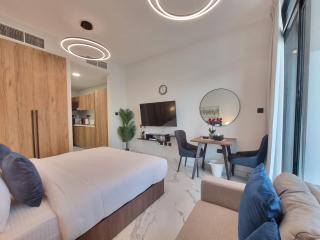 Snug Studio Near Cleveland Clinic & Downtown - 8