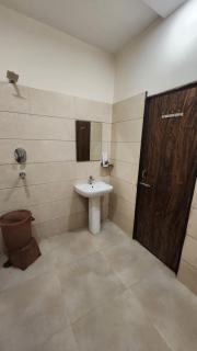 Hotel Krishnas Near Golden Temple - 3