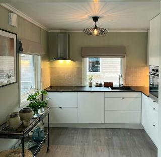 Beach House With Sea Views At Brevikstrand - 8