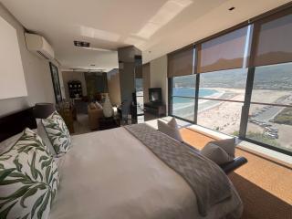 The Leopard Rock Suite with uninterrupted beach views - 5