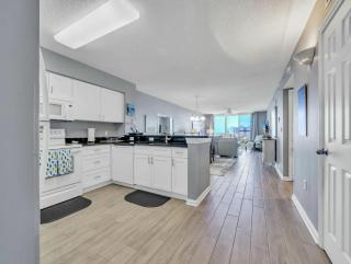 Book Me Baby! Sunset Dreams at Pelican Beach - 0