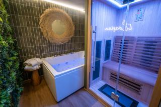 Escape - Suite with Balneo and Sauna - Downtown - 9