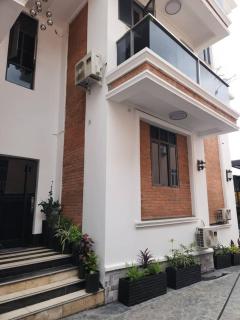 Tnmax Luxury Home Abuja - 3