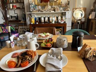 Kelston Guest House - 8