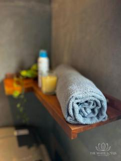 White Lotus Apartments - 8