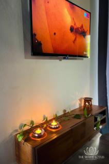 White Lotus Apartments - 4