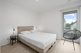 1 Bedroom Apartment - 5 Min Walk to Train Station - 2