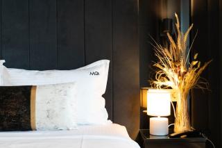 MoHost Alive Modern Serenity with Terrace View - 1