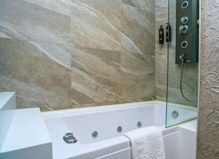 216 Silver Suite - 5