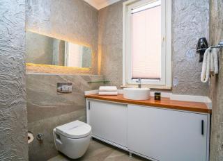 216 Silver Suite - 6