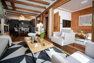 Central Chalet Rooftop Maisonette in Old Town - 9