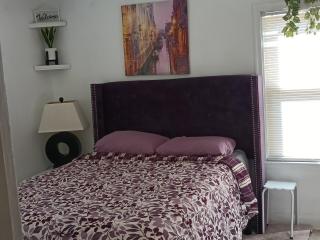 Zen Gem Near Downtown Detroit and Grosse Pointe - 2