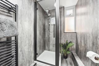 One Bedroom House by Brookland Stays Serviced Accommodation Short Lets Leedswith Free WiFi - 9