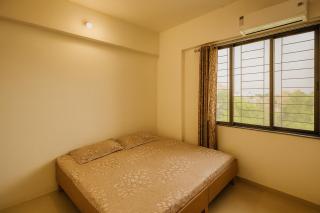 New Spacious 2BHK apartments in Tirupati Near Railway Station with fully equipped kitchen, AC bedrooms, Washing Machine, 24 hours water, caretaker service, and ample space for car parking & ideal for families and pilgrims - 2
