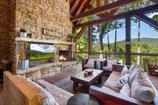 Copperline Lodge - Luxury Creekside Retreat - Creekside Views, Hot Tub, Game Room, Outdoor Fireplaces, Chef Kitchen, Fire Pit - - 9