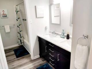 Cozy Home walk to DT - Private Bedroom - 5