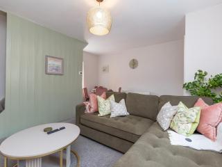 Pass the Keys Foxglove Cottage – Cosy Countryside Retreat - 6