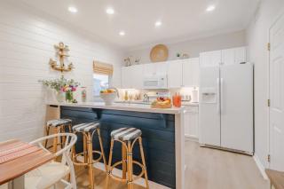 Texas Sun- A Pet-friendly Gulf View Haven - 3