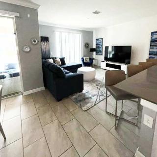 Gorgeous Condo Close to Disney w Private Pool BBQ - Themed Bedrooms Walk To Clubhouse - 4