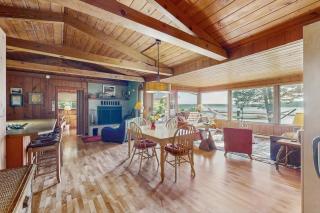 Hale Passage Beach House - 3