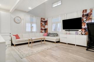 Luxury Villa Riverside, Private Sauna & Wifi - 1
