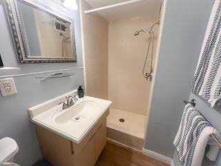 Aloha Waikiki Studio Ainahau Gardens apts - 1