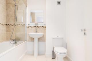1 Bed Flat by St Katharine Docks - 8